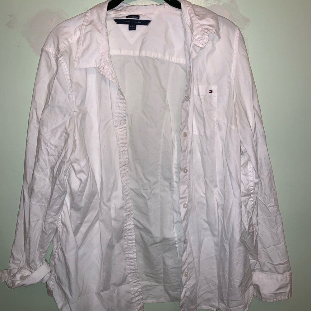 White dress shirt